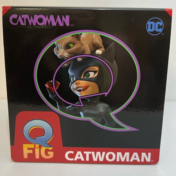 DC Comics Catwoman Q-Fig PVC Diorama - Picture 1 of 3